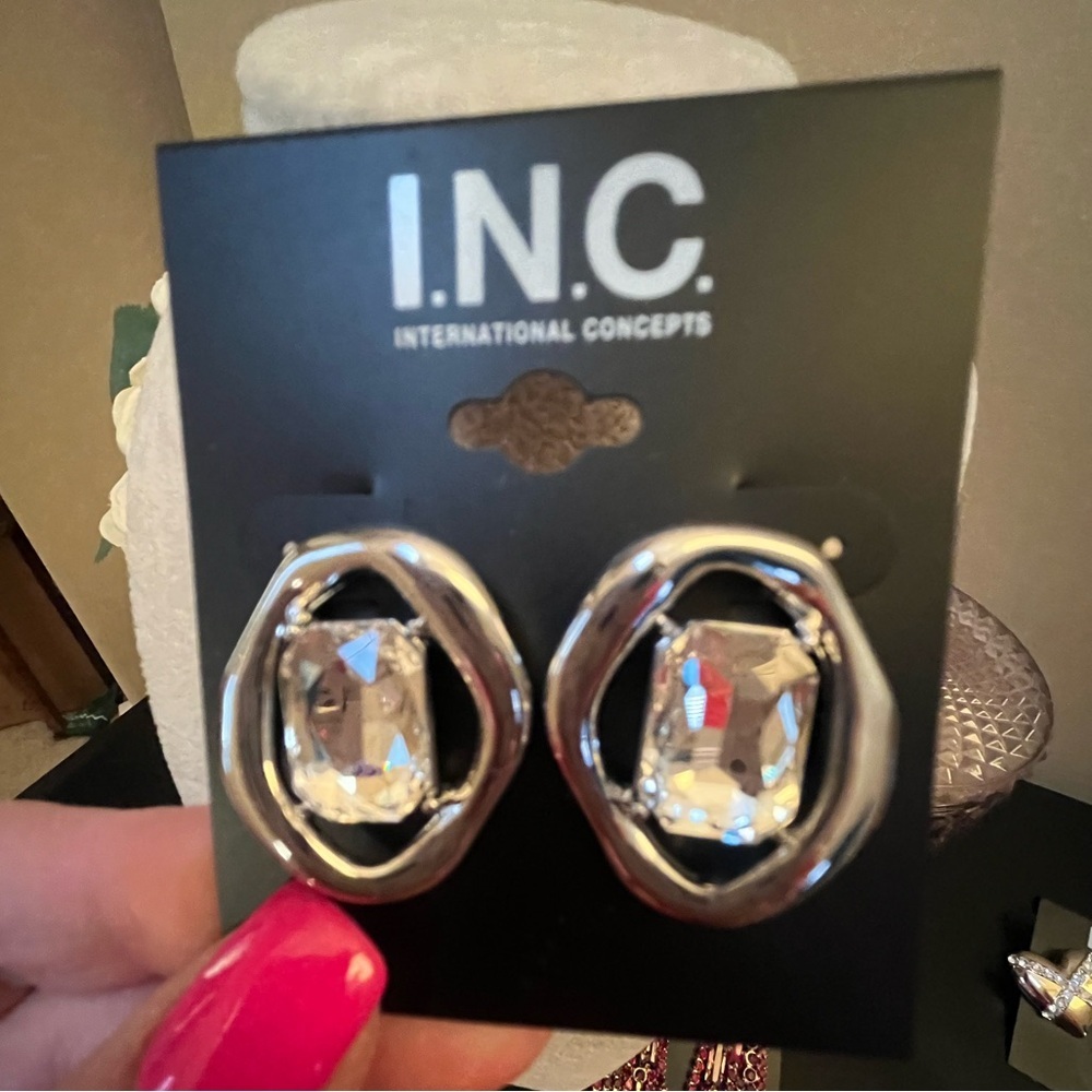 New! INC Silver with Sparkle Middle Stone Pierced Earrings Fashion Jewelry - Picture 6 of 7
